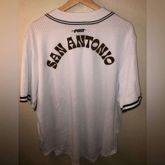 NBA SAN ANTONIO SPURS PRO STANDARD 2023 - 2024 MENS BUTTON DOWN SHIRT - Picture 5 of 6